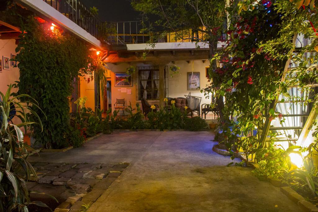 Dionisio Inn Antigua Esterno foto